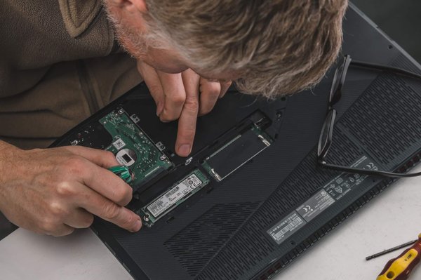 Quelles sont les raisons pour lesquelles il faut faire appel à un réparateur professionnel d’ordinateur portable ?